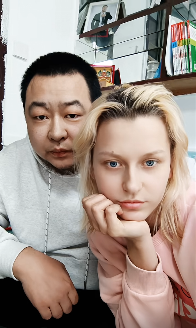 东北大叔娶00后俄罗斯美女,还把小姨子接到中国,网友齐声叫姐夫