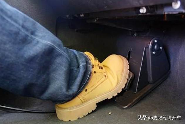 新手司机安装简易副刹车,真的安全吗?听听教练怎么说