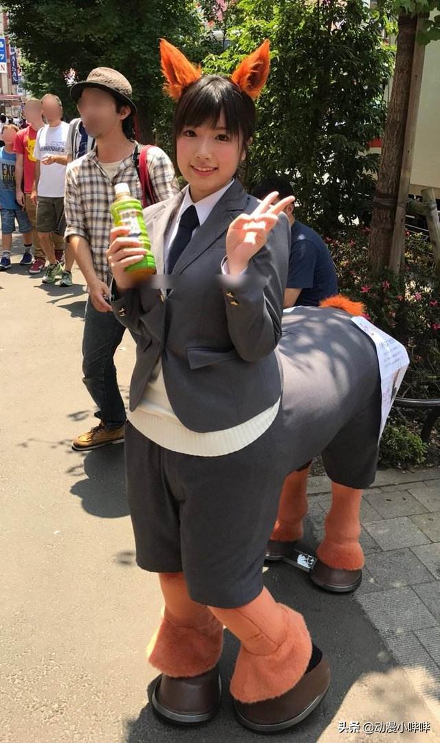 同样是人马娘的COSPLAY,带枪和不带枪的区别,还真是大