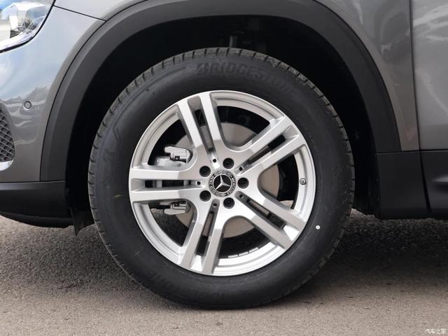 1.3T、7座SUV,三十多万买入门版奔驰GLB 200,值不值?