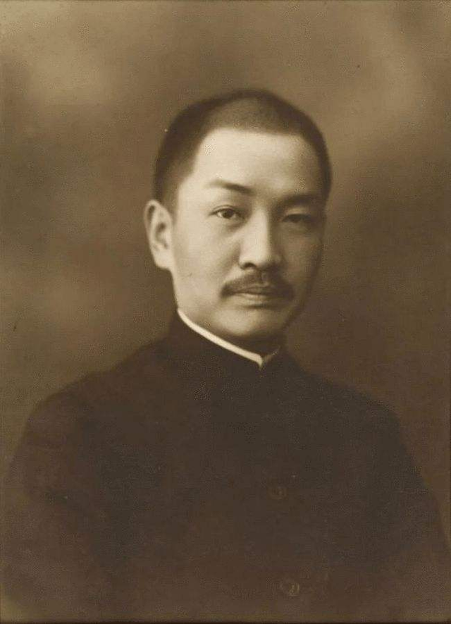 差点要了老蒋命的日本女间谍,紧急关头戴笠使出绝招,乖乖就范