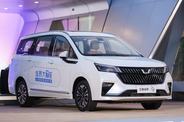 三款务实的家用车,颜值、空间都能打,6.88万就有大七座