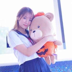 美女也迷茫(离巢TVB20岁上位美女小花为上月离巢感到后悔，由月入5万变零)