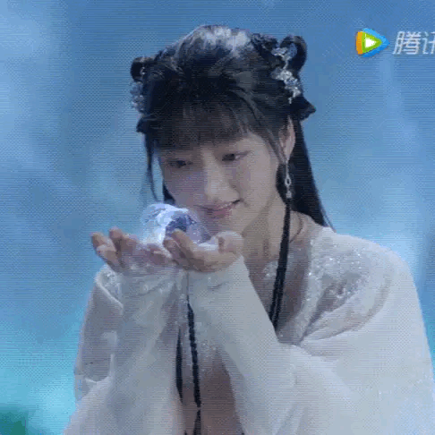 看够了雷同的双丫髻,明明编发、盘发和双马尾才是古装少女标配