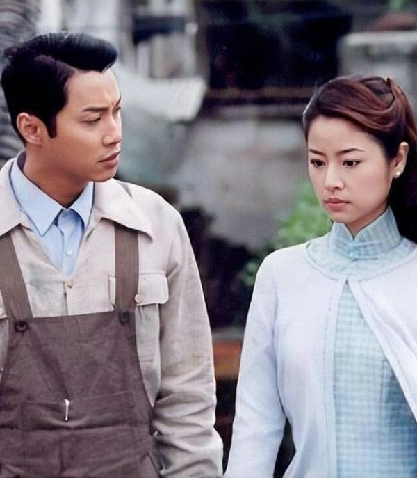 林心如早年写真,穿旗袍美爆却倚靠“别的男人”
