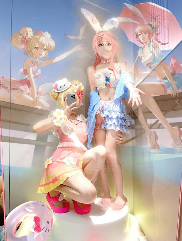 王者Coser姐妹花,泳装美女超好看,纤纤玉足好诱惑