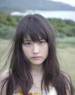 90后唯美纯情美女图片(日本七位90后女星，如初恋般清纯甜美，每一个都是熟悉的老面孔)