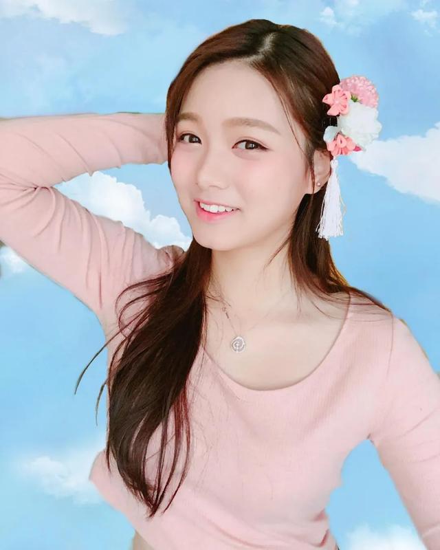 离巢!TVB20岁上位美女小花为上月离巢感到后悔,由月入5万变零