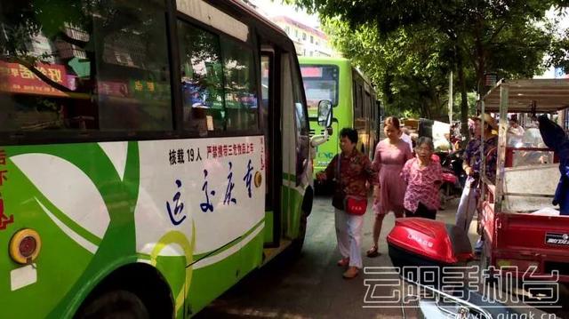 这里可以坐云阳到万州高铁站的汽车!电话、价格这里有