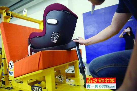 安全座椅大释疑:是否必须?能装副驾驶位吗?用安全带代替行吗?