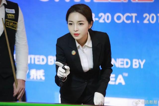 她是“最美台球裁判”,长相甜美身材火辣,观众哪还有心思看比赛