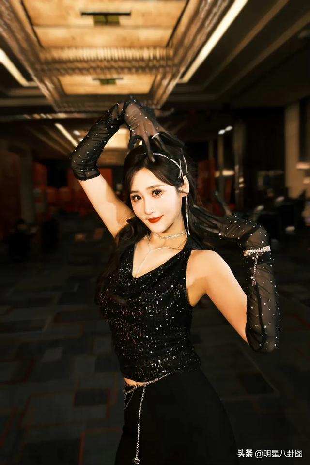 惊艳!11位腾讯体育美女主播身材爆表,比赛竟成配角?(附写真)