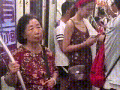 太抢镜了!上海一女子地铁穿搭太靓眼,有男乘客竟然坐过站了!