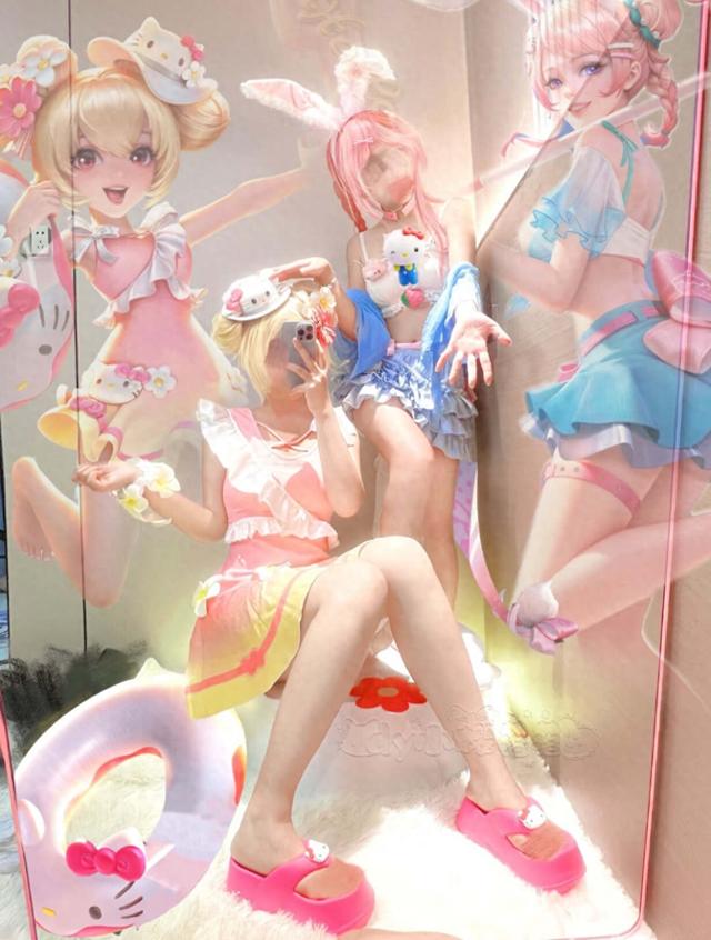王者Coser姐妹花,泳装美女超好看,纤纤玉足好诱惑