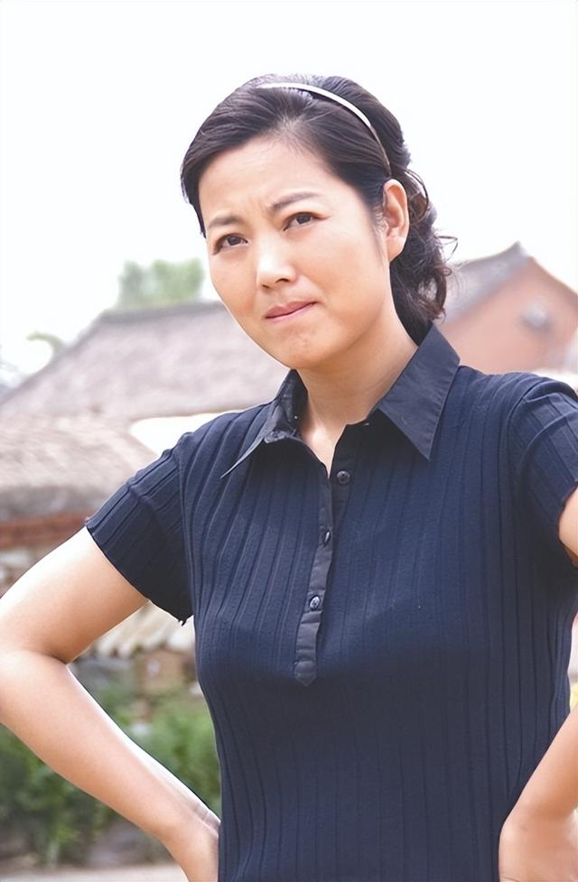 现在嫌她们丑,当年追成狗!这些发福的女明星,当年都是大美女