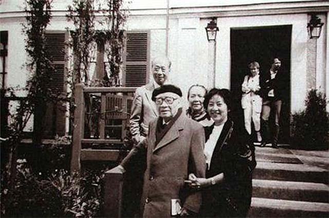 中国首位人体模特陈晓君:同学皆为她鞠躬,却被父亲打到卧床不起