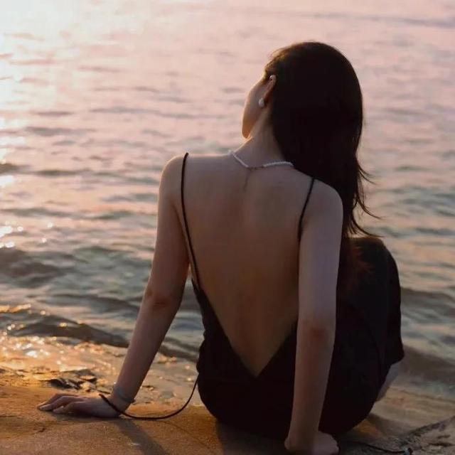 背影女生头像|女孩子请记住 越自律越自由
