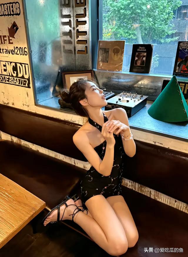 成都美女模特周胜男:从校园到T台的闪耀之路