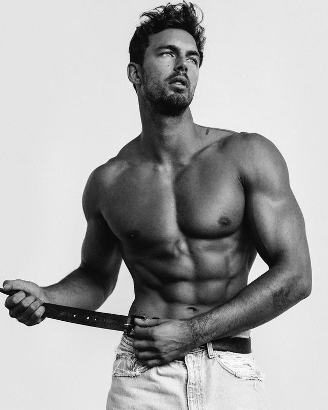 天菜男模Christian Hogue，金发碧眼，倒三角，八块肌，谁不可以