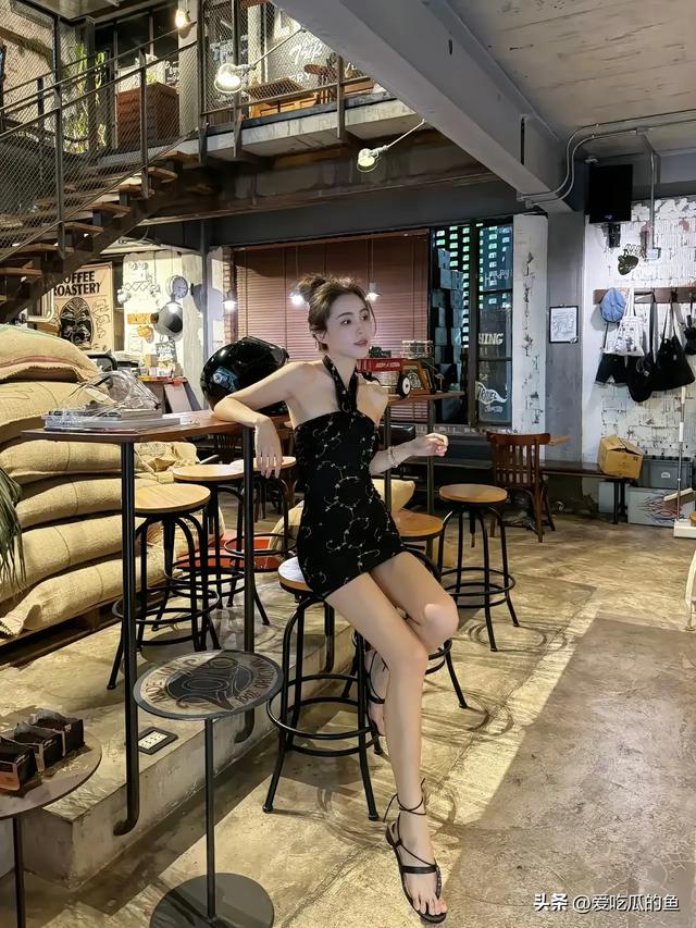 成都美女模特周胜男:从校园到T台的闪耀之路