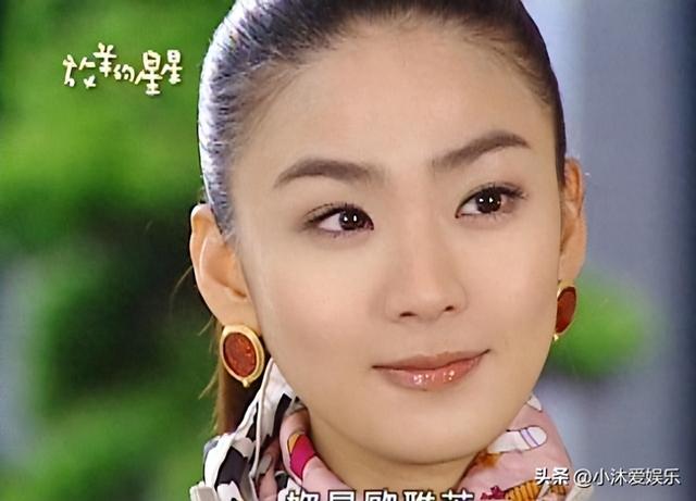 额头都不敢露还尬吹美人,这些扛住“光明顶”的女星,才是真漂亮