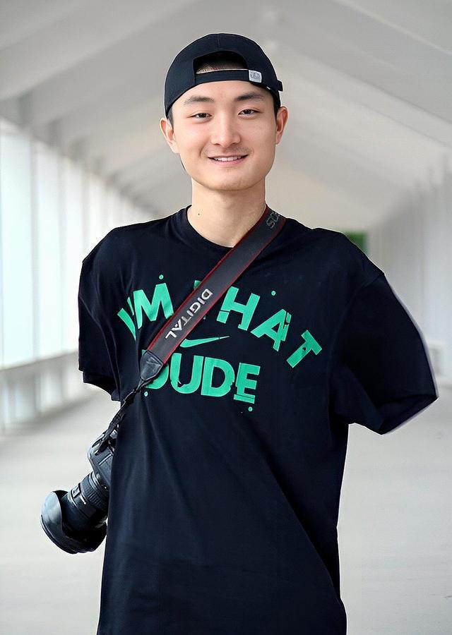 6岁失去双臂,26岁考上剑桥大学硕士,娶高学历美女为妻
