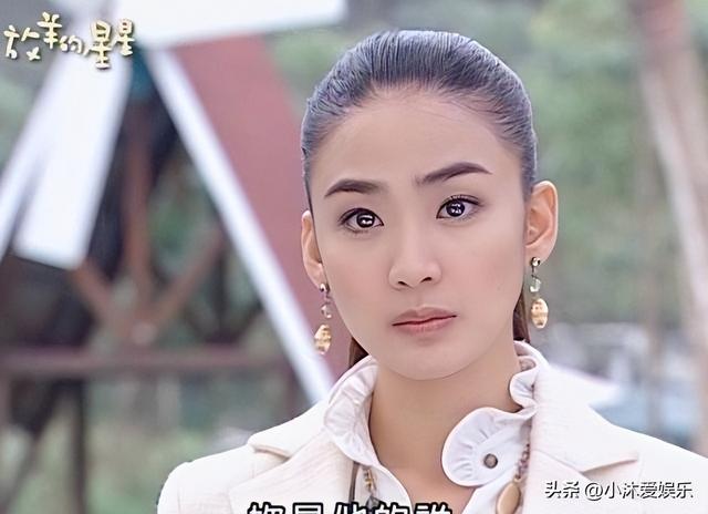 额头都不敢露还尬吹美人,这些扛住“光明顶”的女星,才是真漂亮