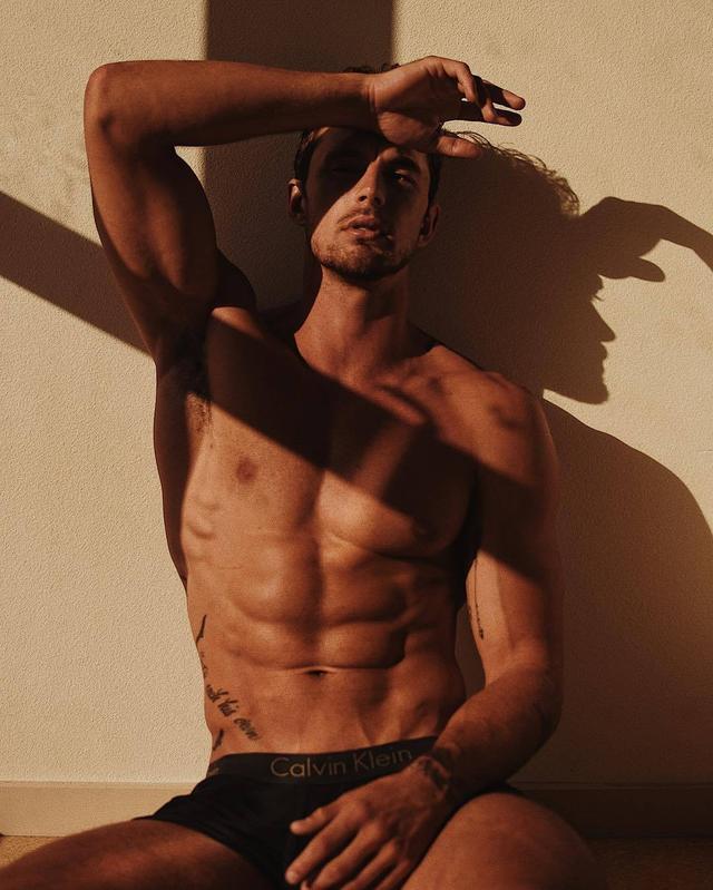 天菜男模Christian Hogue，金发碧眼，倒三角，八块肌，谁不可以