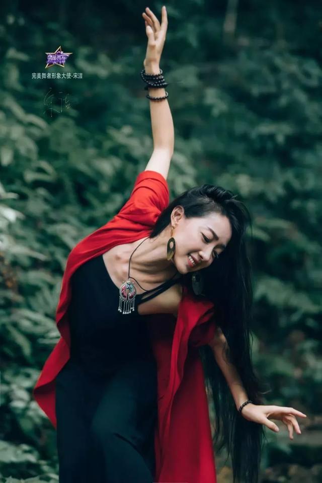 这个领舞央视春晚压轴舞蹈的宝藏女孩,早已是舞蹈界的女神