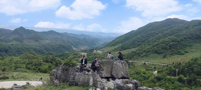 好个龙昌坪，美女晒罗裙——大方屋脊绿塘龙昌坪大山之行