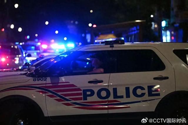 汽车冲撞白宫安全护栏,司机死亡!