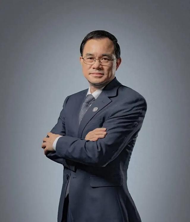 长安汽车董事长，朱华荣，个人履历