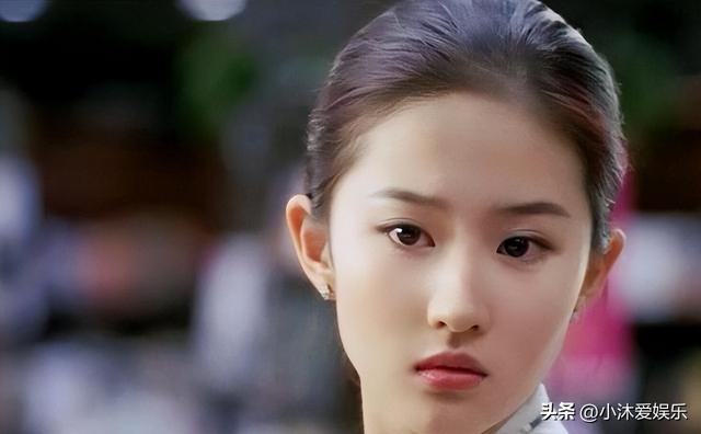 额头都不敢露还尬吹美人,这些扛住“光明顶”的女星,才是真漂亮