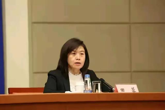 上班第一天就有两位美女官员被查!一个都跑不掉!这是人民的呼声