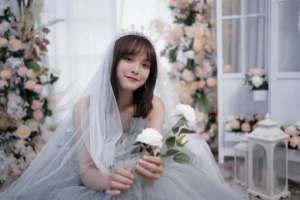 给真人美女换装(真人版“奇迹暖暖”上线小编带你深度种草奉贤网红换装体验馆)