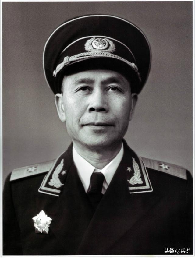 解放南京著名油画，穿白旗袍的美丽女子是谁？女特工终于亮相