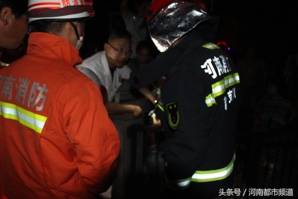 女孩大腿被栏杆刺穿,消防10分钟切栅栏救出人!