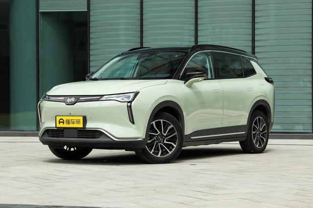 智能纯电SUV，可无人自主泊车，“停车专家”威马汽车怎么样？