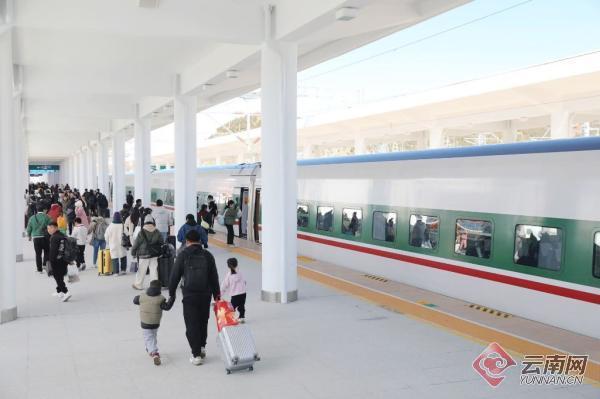 开通运营一周年 丽香铁路香格里拉站发送旅客超160万人次