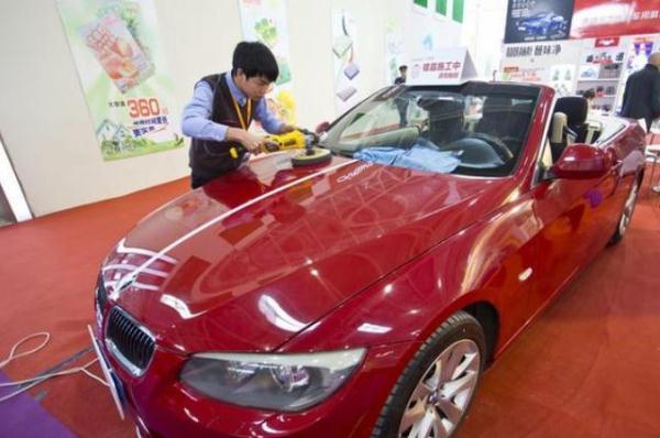 建议车主:自己动手给车子打蜡,这几点要注意,避免划伤爱车