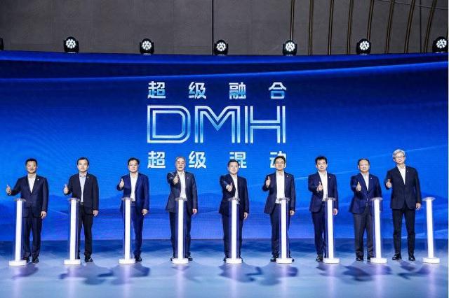 电动焦虑,混动正好?百公里2.8L油耗的上汽荣威“DMH”向纯电宣战