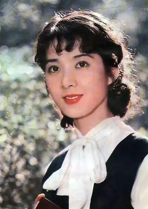 “挂历女神”龚雪的另类成名史,以及35年前的一桩“桃色事件”