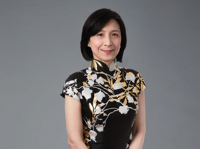 新加坡60岁女富豪:曾是律师,爱穿旗袍,开公司赚50亿,凭啥