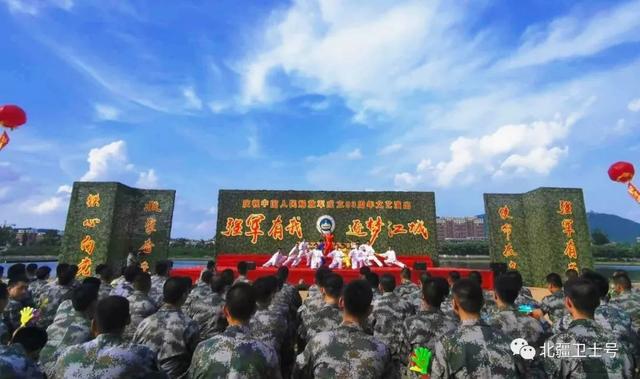 “八一”文艺演出，超美！
