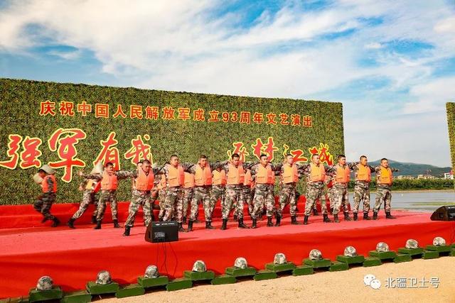 “八一”文艺演出，超美！