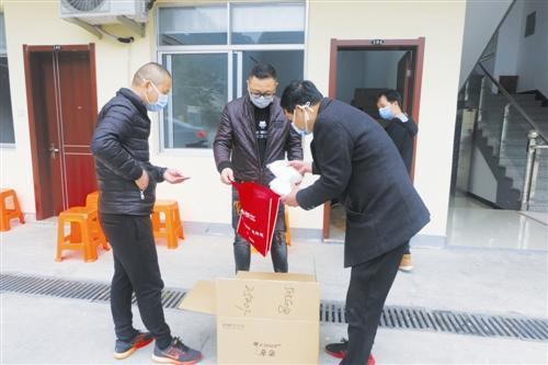 一个半月口罩日产量从2万增长到430万只！台州做了啥？