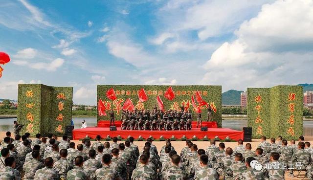 “八一”文艺演出，超美！