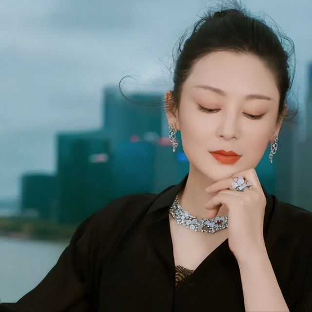 宝岛第一美女、香港最美花瓶、内地第一古装美人，现差距一目了然