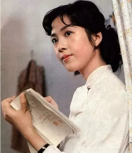“挂历女神”龚雪的另类成名史,以及35年前的一桩“桃色事件”