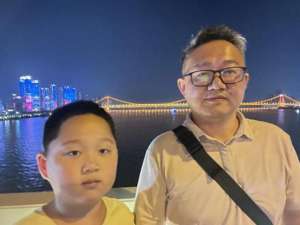 临湘到武汉的汽车(4天换乘二三十趟父亲带11岁儿子，从长沙坐公交到武汉)